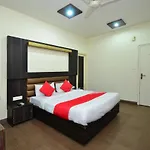 Oyo Flagship 24936 Hotel C-9