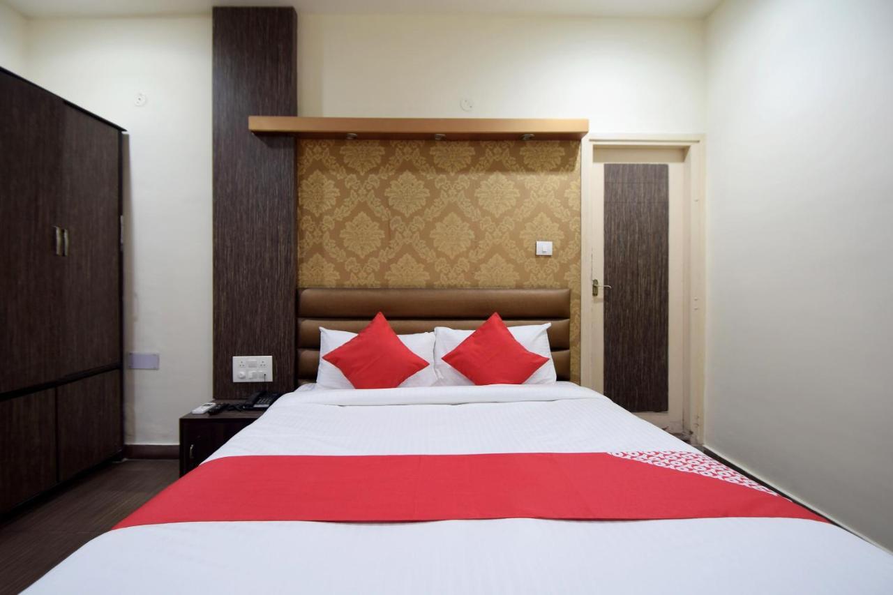 Hotel Oyo Flagship 24936 C-9
