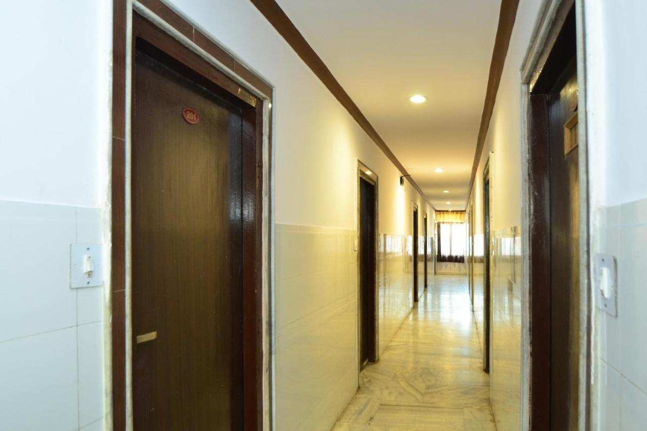 Hotel Oyo Flagship 24936 C-9