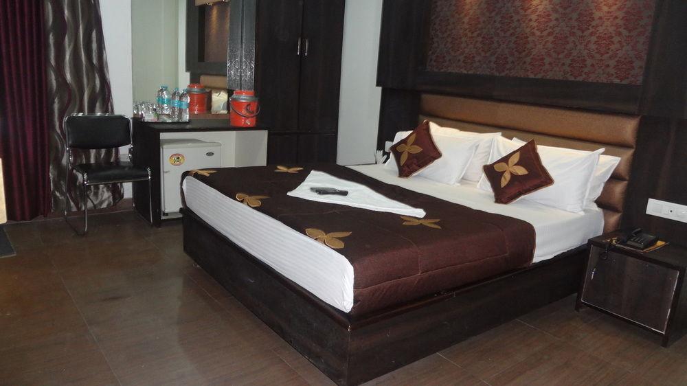 Oyo Flagship 24936 C-9 3* Jaipur